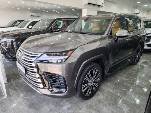 Lexus LX 600