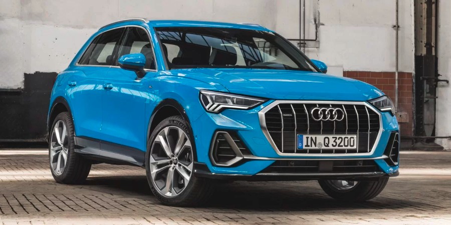 blue Audi, Q3